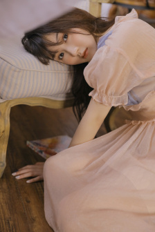 对自己女儿开黄腔